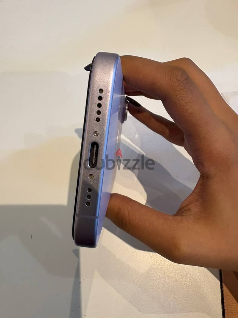 Apple - iPhone 17 4
