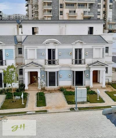 Town House 205 m² Ready to Move for Sale in Mountain View ICity New Cairo