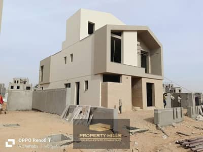 Townhouse immediate delivery in the best compound for Sodic, minutes from Beverly Hills Townhouse immediate delivery in the best compound for Sodic, minutes from Beverly Hills