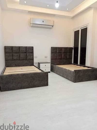 عدد ٢ سرير مقاس  ١٢٠ سم مع  كمود     مصنوعين من الخشب الطبيعي