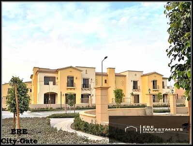 Town House Villa at very prime location and ready to move for sale in City Gate compound New Cairo