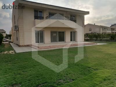 فيلا بحديقة خاصة تشطيب كامل إستلام فوري للبيع بوحدات المطبخ والتكييفات في الربوه, الشيخ زايد . . . . . . . . . . . . . . . . . . . . . . . . . . .
