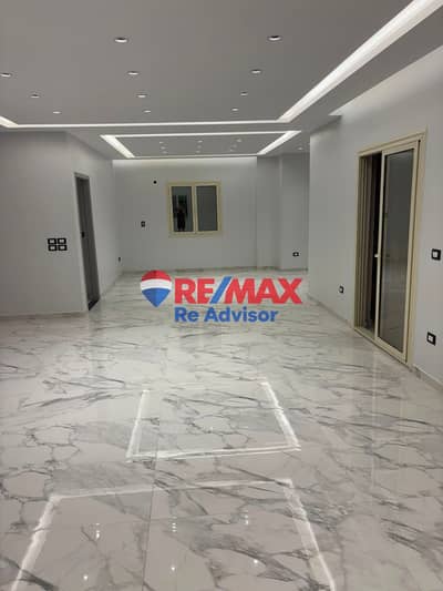 For rent: Unobstructed, first-time occupancy apartment in West Somed, Third Neighborhood, prime location. 4 rooms.