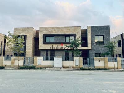 فيلا ستاندالون استلام فوري تشطيب الترا سوير لوكس امام مطار القاهرة على طريق السويس مباشرة بخصم كبير عند الكاش لفترة محدودة