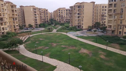 Apartment for rent, 175 square meters, unfurnished, in Madinaty B1, classic finishes, fourth floor, close to services.