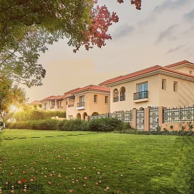 Twin house for sale in Hyde Park Compound, Fifth Settlement; prime location on 90th Street, next to the American University.