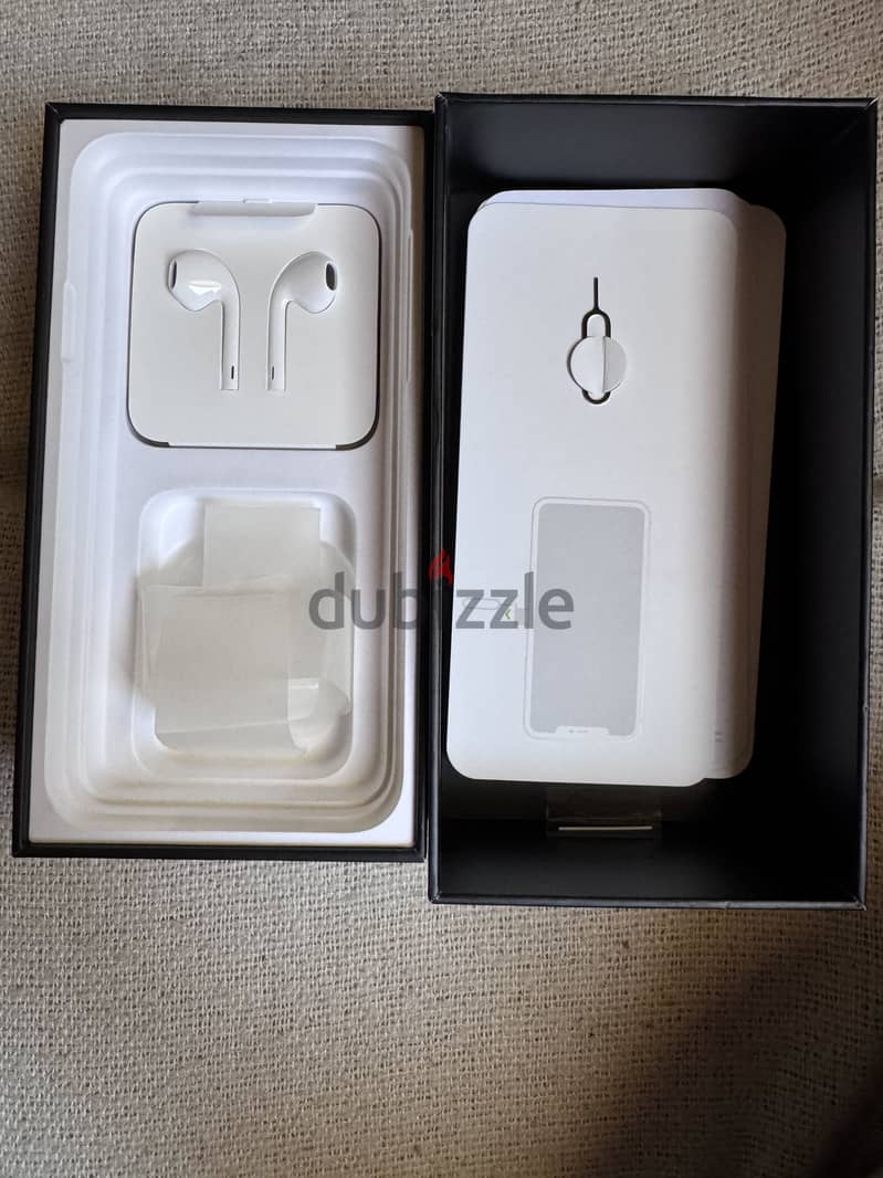 Apple - iPhone 11 Pro Max 9