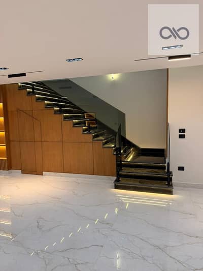  فيلا للإيجار | Mountain View iCity – New Cairo    أول سكن | دبل فيس | إطلالة مباشرة على النادي والكورت |  Ultra Super Lux لو بتدور على في