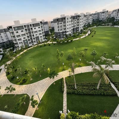 For sale, an apartment 140 m in Madinaty B10, with the best location, view, price, and floor