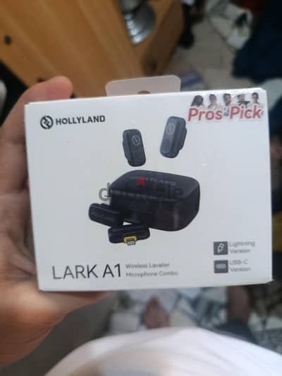 Hollyland Lark A1 Wireless Lavalier Microphone Combo Hollyland Lark A1 Wireless Lavalier Microphone Combo