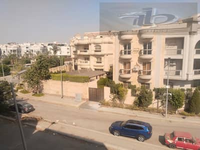FOR RENT | شقة مميزة في التجمع الخامس  الحي الثاني – المنطقة الأولى موقع مميز جدًا، تاني نمرة من شارع التسعين ومحور طلعت حرب، وقريبة من الأسواق، شركة