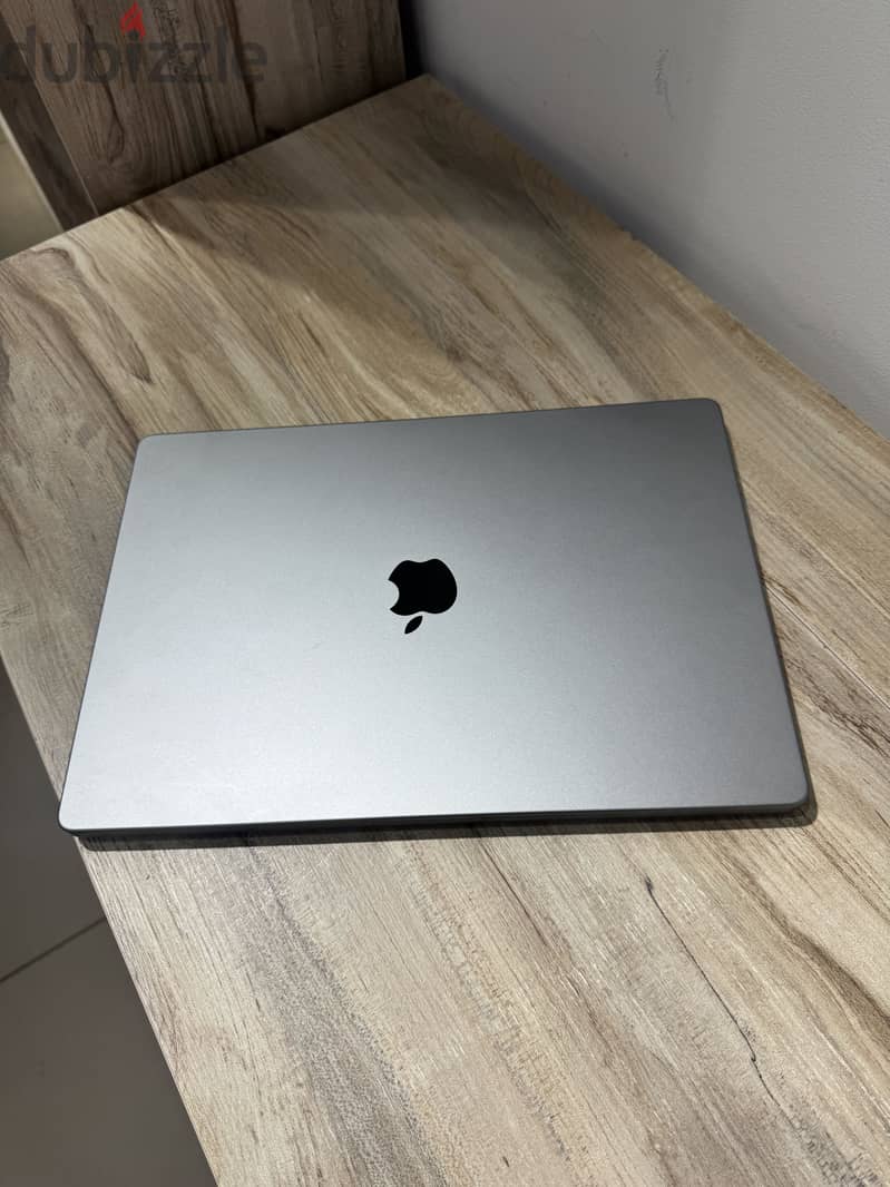 MacBook pro m1 pro 16" 1