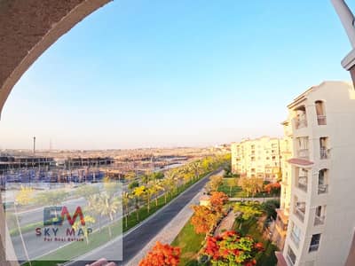 Apartment for sale cash in Madinaty Model 200 in b1 area 135 meters view open air mall directly facing the sea