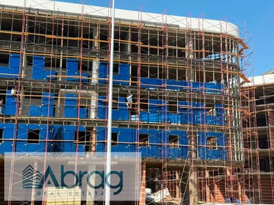 Administrative office for sale – 85 sqm, fully finished. Delivery in one year; 5-year installment plan available. Located on Gamal Abdel Nasser Axis,