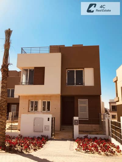 VILLA STAND ALONE READY TO MOVE VERY PRIME LOCATION - FOR SALE IN PALM HILLS NEW CAIRO
