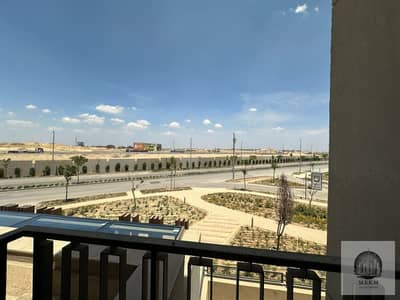 شقة للبيع في سوديك فاي الشيخ زايد دور اول 120م 2غرف و 2 حمام لوكيشن مميز  نصف تشطيب مميزة