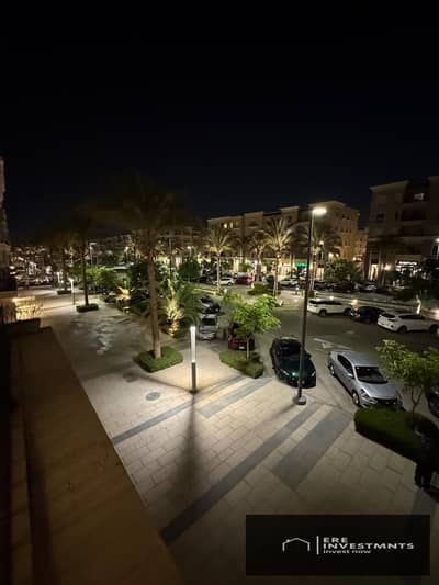 شقة متشطبة بالكامل ومفروشة للبيع بفيو مميز علي شارع بوليفارد الرئيسي في كمبوند ميفيدا اعمارالتجمع الخامس