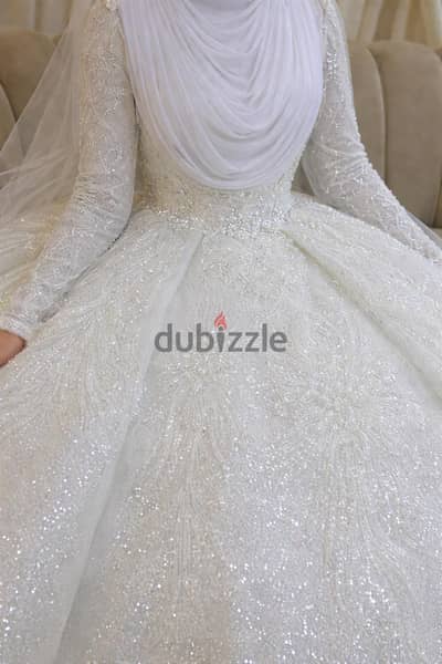 فستان جديد لبسه واحده سيشن بس