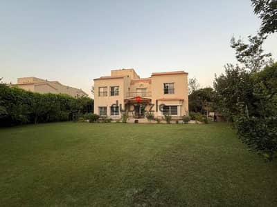 Standalone Villa for Sale in Madinaty - Direct Golf View (Model U - VG1)  An exceptional opportunity to acquire a standalone villa in Madinaty, featur