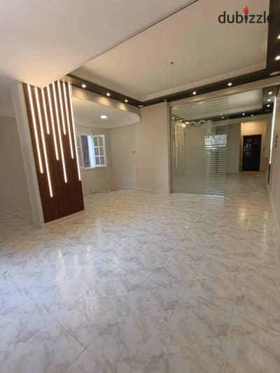 Office for rent on a main lively street in Nasr City