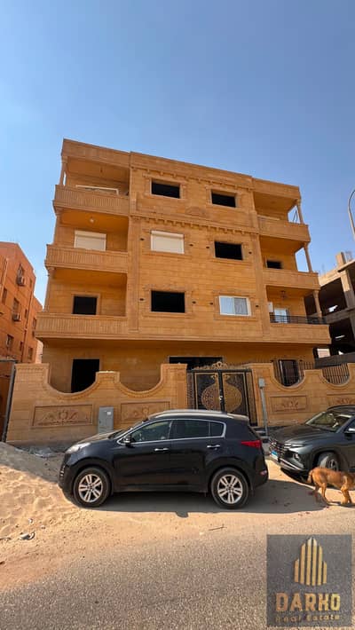 - شقة ١٧٠م السياحية الاولى الأكثر تميز بجوار نادي النادي مباشرة  - بجوار مول العرب وجامعة مصر ووصلة دهشور