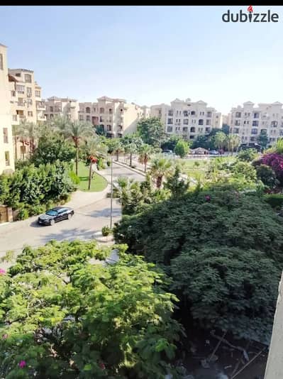 شقه للايجار بكمبوند حي الاشجار ٦ أكتوبر علي طريق الواحات وامام دريم لاند ١٣٥م ٣ غرف فيو مفتوح