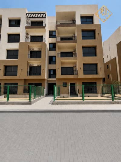 شقة للبيع فى حدائق أكتوبر موقع مميز