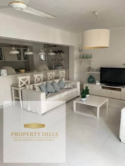 Chalet for sale, 138 sq m, with a direct sea view and fully finished to the highest quality standards, in the heart of Sidi Abdel Rahman, next to Marassi. Installments available for up to 10 years with no interest.