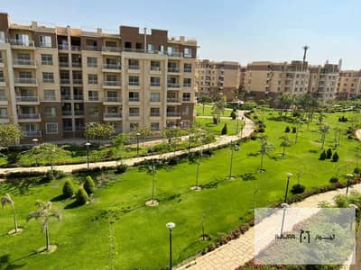 شقة 77 متر بجاردن خاص للبيع في مدينتي B7 .