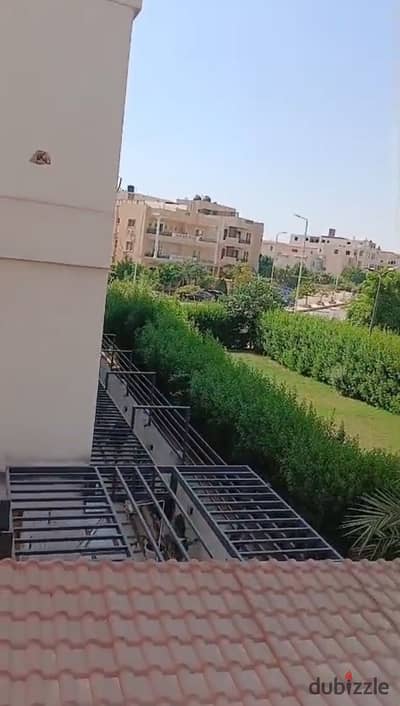 شقة للبيع بمدينة الشروق – الحي الثاني شرق