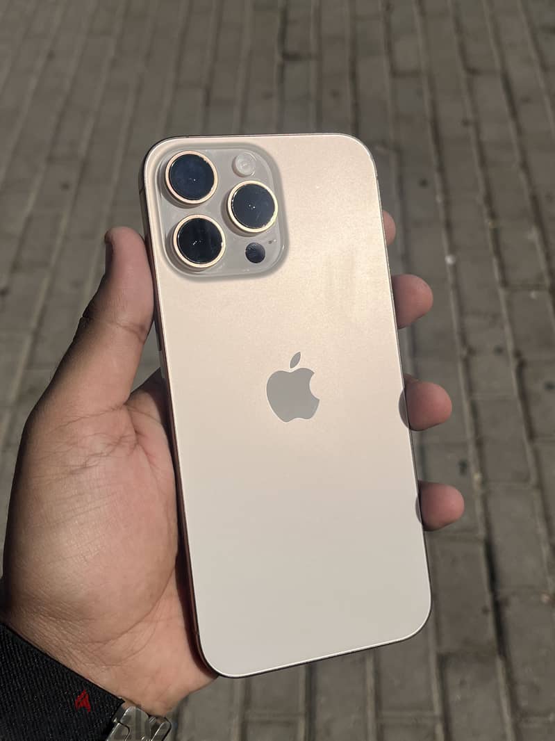 Apple - iPhone 16 Pro Max 7