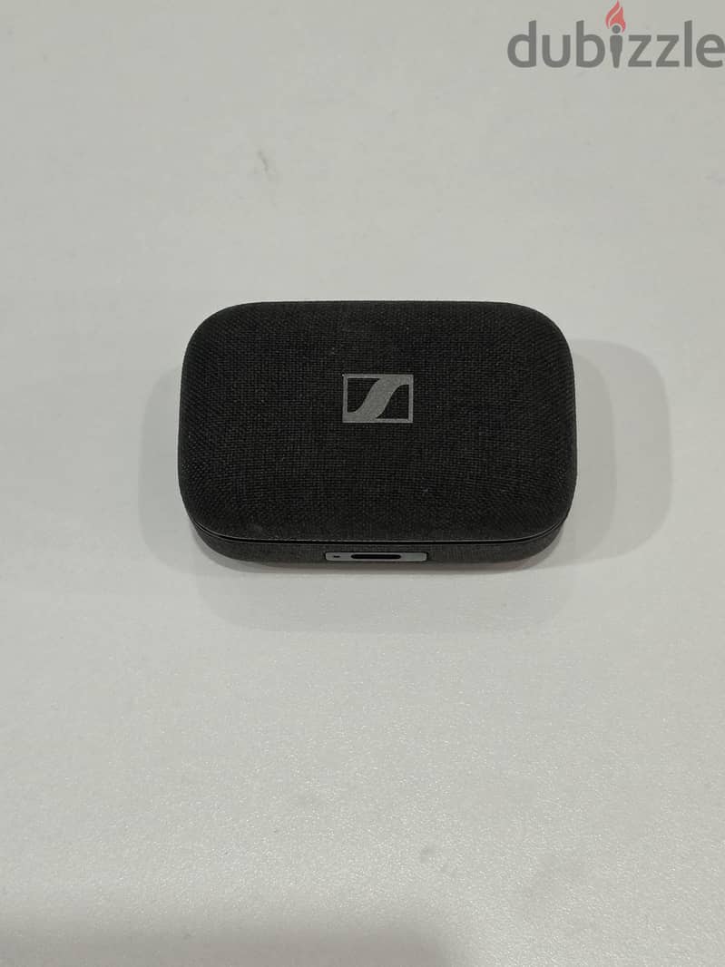Sennheiser Momentum True Wireless 4 Black 2