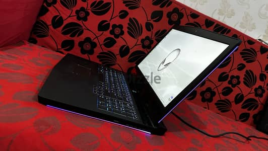 Alienware 17 R5 GTX 1070 (8GB i7-8750H