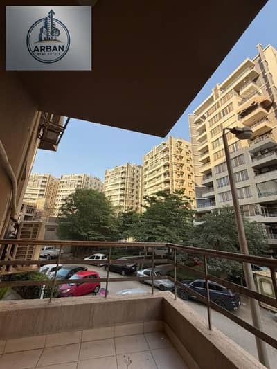 For rent: a furnished hotel apartment in the compound of Ashgar Darnah on Al-Sa'adah Street next to Carrefour amidst restaurants and international brands and all services on the ring road.
