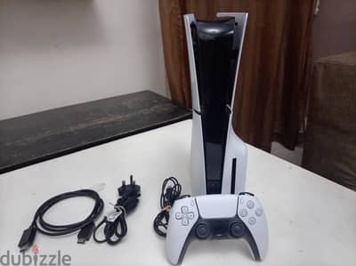 للبيع جهاز ps5 slim cd زيرو استخدام ٦ شهور