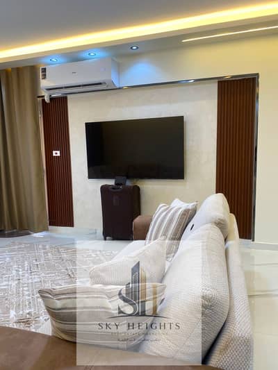 First-occupancy furnished apartment for rent in Al Rehab, prime location directly in front of the Eastern Market, hotel-style finishing and furniture at a special price.