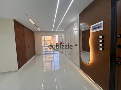 A very distinctive apartment at a competitive price with a landscape view in Degla Palms compound