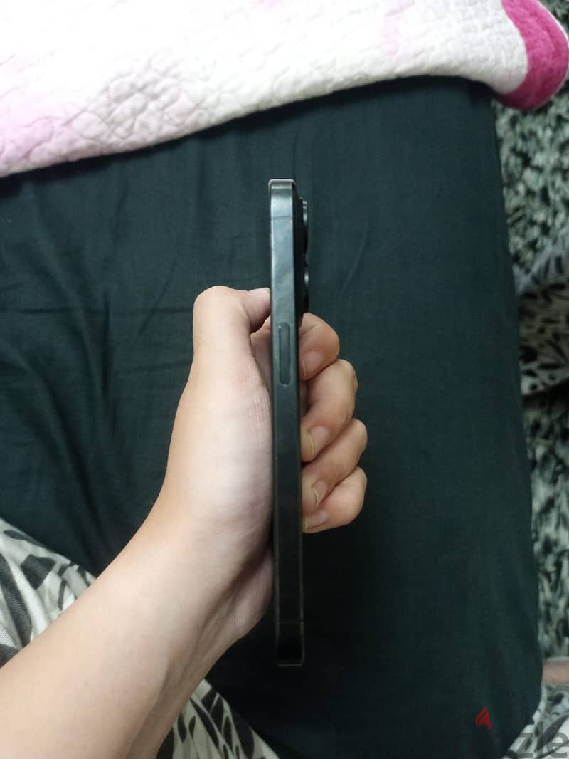 Apple - iPhone 15 Pro 4