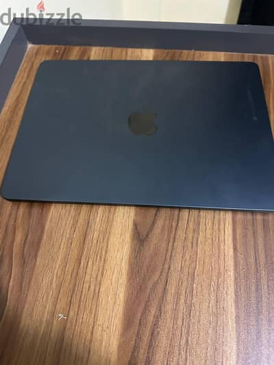 Mac book Air M3 استعمال شهر واحد