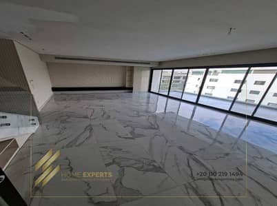 Semi Furnished penthouse with Pool For rent in Lake View Residence