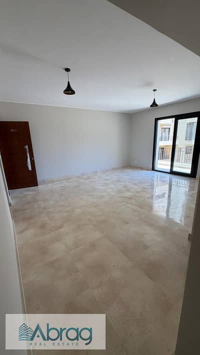 For rent: 150 sqm, 3-bedroom apartment (first occupancy) featuring a kitchen and air conditioning, located in the O West compound, 6th of October City
