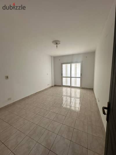 Apartment for rent in Al Rehab City, 131 sq m, near services and the Eastern Market.