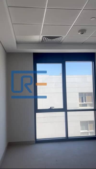 عيادة للإيجار بمركز سوديك ويست الطبي -موقع مميز