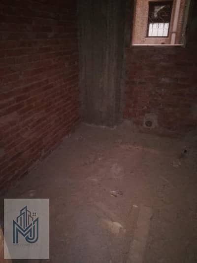 دوبليكس للبيع باكتوبرالحى الرابع المجاوره الثانيه  أرضى مرتفع وبيزمنت نص تشطيب مساحه 195م