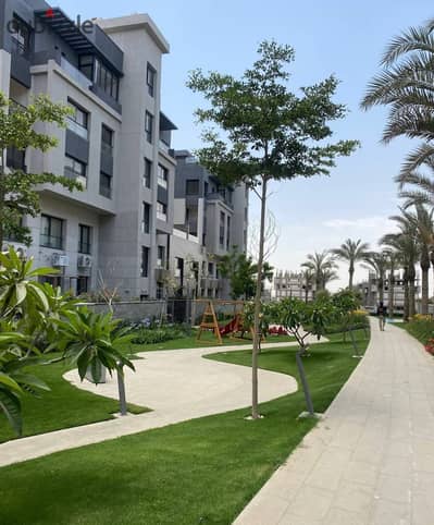  The Crown Jewel of Gold Square New Cairo. . Immediate Delivery Apartment with Garden, Super Lux Finishing, Fully Paid! 