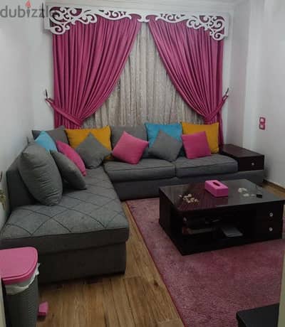 ركنه مستعمله بحاله جيده + ترابيزة + ستاره