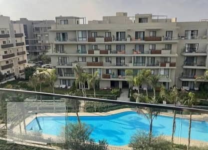 شقة أرضي للبيع في سوديك فيليت – V Residence  -  تشطيب كامل بالتكييفات والمطبخ - في موقع مميز -  فيو مباشر على حمام السباحة  - استلام فوري
