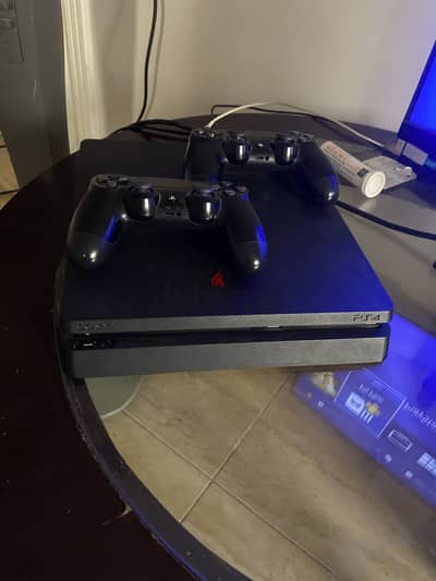 Playstation 4 slim