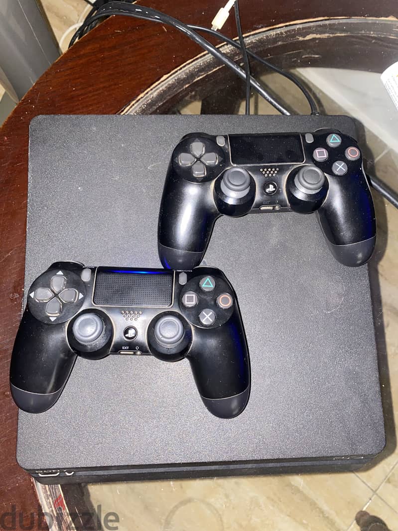 Playstation 4 slim 1