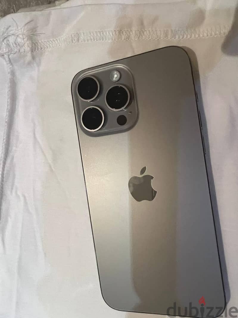 Apple - iPhone 15 Pro Max 4
